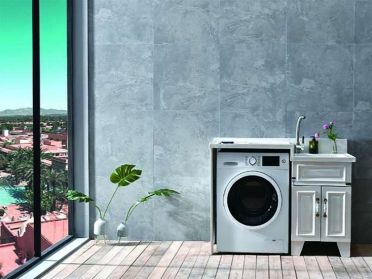 Tahke pinnaga pesukapp